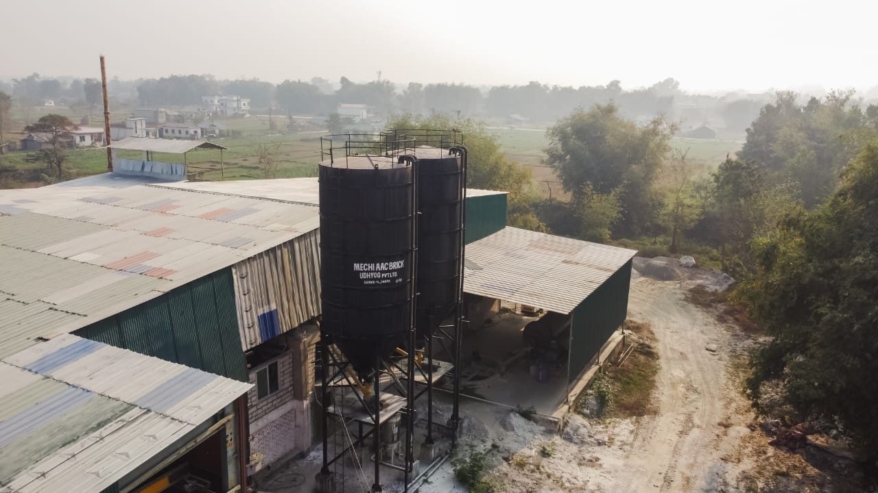 जर्मन प्रविधिको उच्च गुणस्तरको ब्लक इटा उत्पादन गर्दै मेचि ब्रिक उद्योग, भवन निर्माणमा ३० प्रतिशतसम्म खर्च बचत हुने 