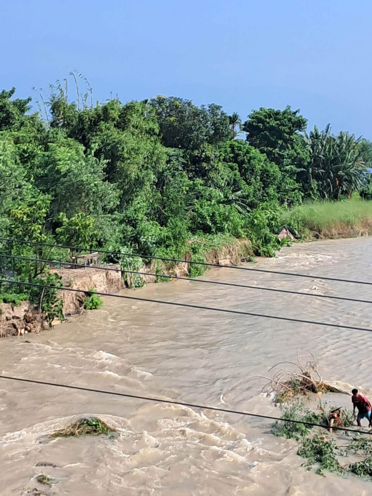 बक्रा खोलाको धार परिवर्तनले उर्लाबारीका ५० घरधुरी जोखिममा, वर्षौंदेखि कटान नियन्त्रणको दिगो उपाय छैन